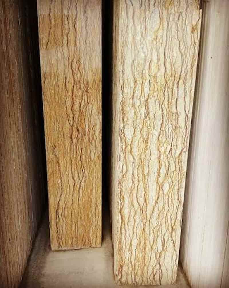سنگ تراورتن تنه درختی با رگه‌های منحصربه‌فرد و کیفیت بالا